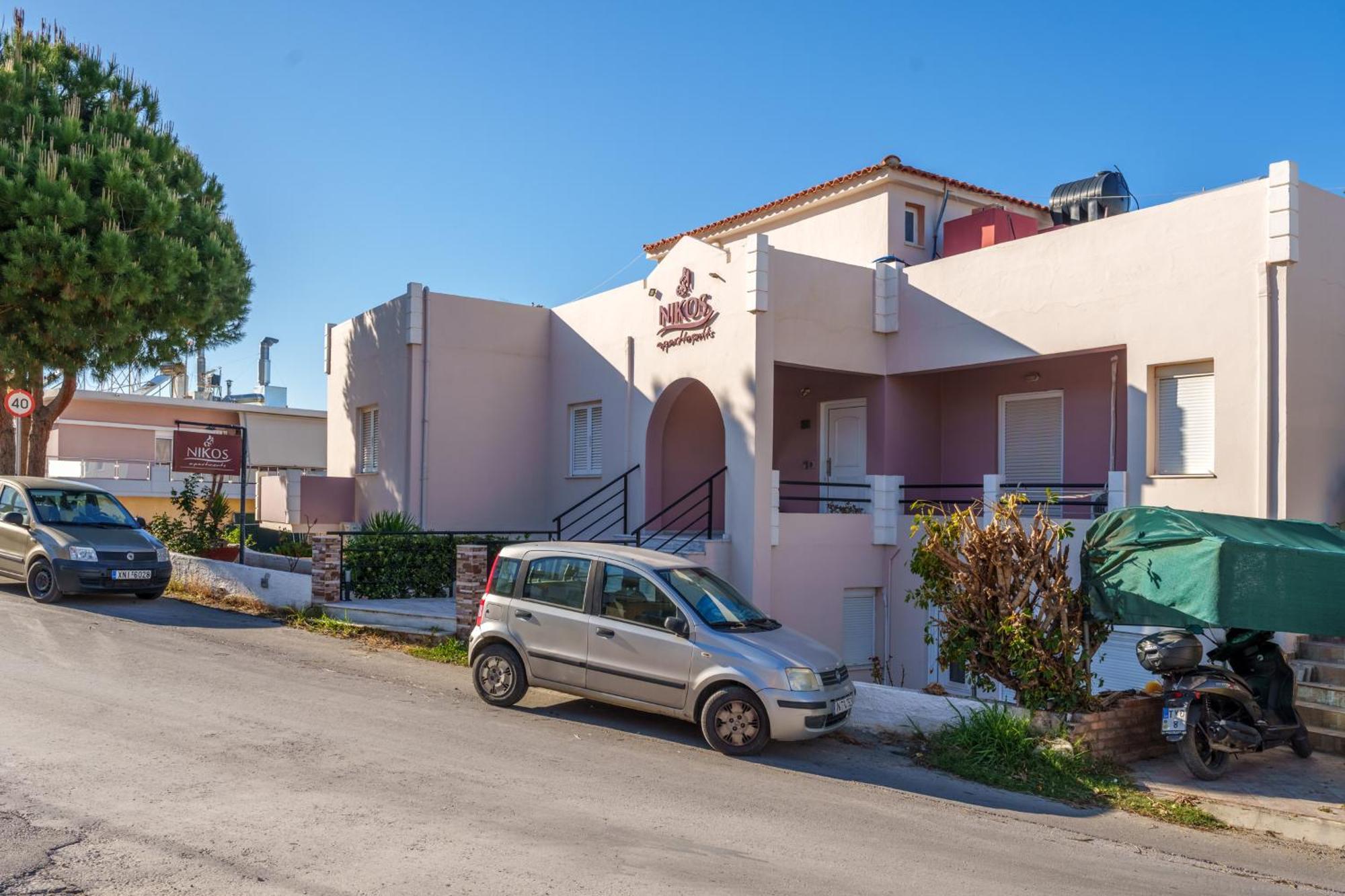 Agia Marina Nikos Apartments מראה חיצוני תמונה