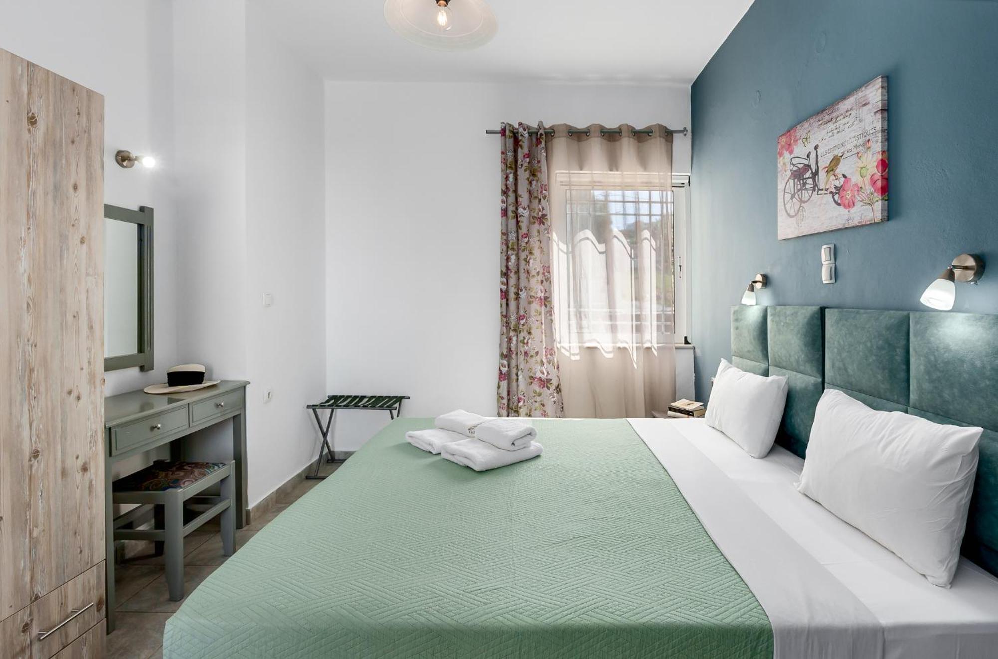 Agia Marina Nikos Apartments מראה חיצוני תמונה