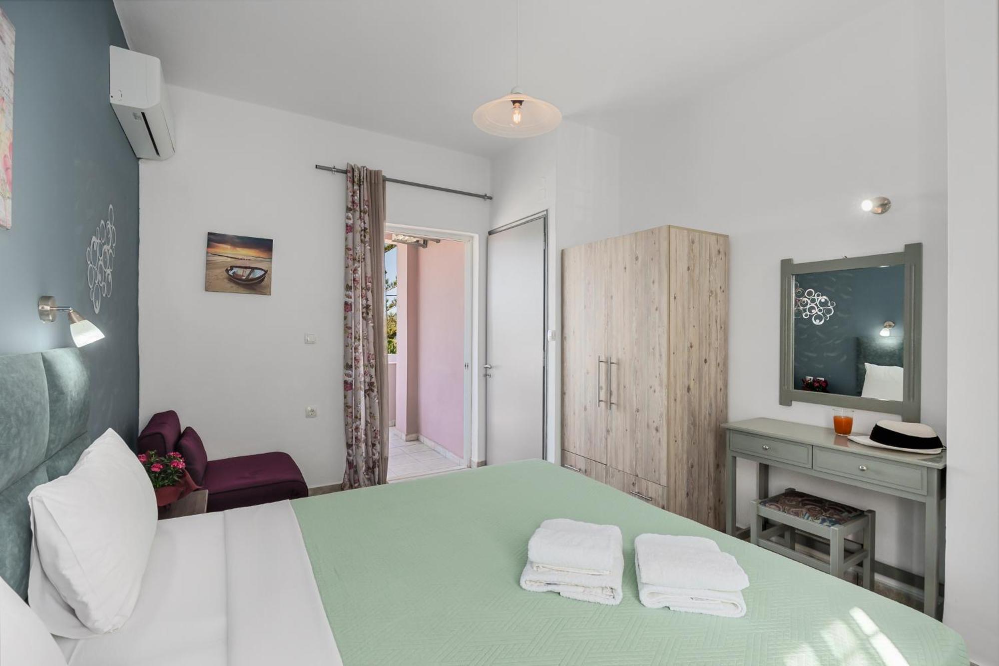 Agia Marina Nikos Apartments מראה חיצוני תמונה